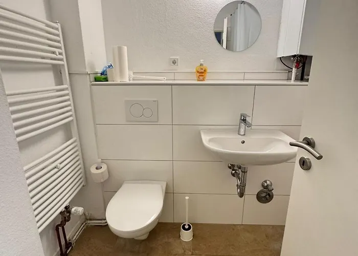 Апартаменты M1 3 Betten 40qm Kleine Komplett Stadtmittte *